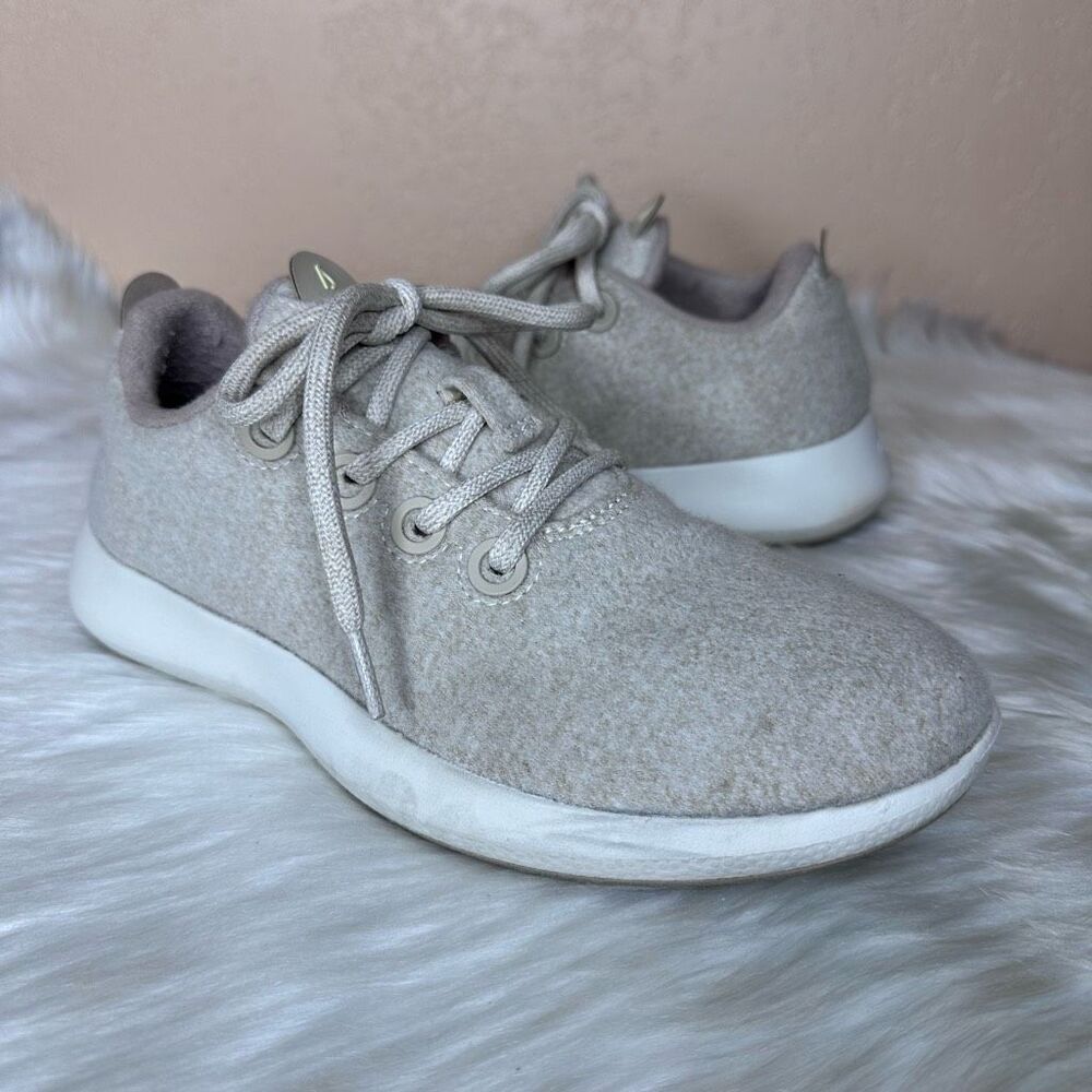 Allbirds Women's Wool Runner Mizzle in Stony Cream Size 8